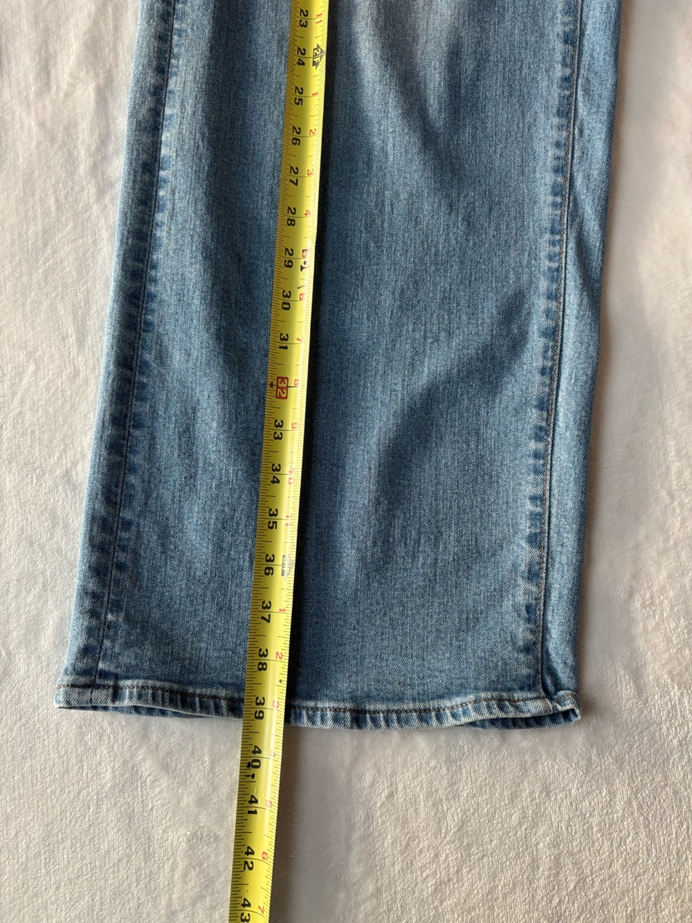 Uniqlo High Rise Wide Straight Leg Jeans Medium Wash Blue Denim Size 32 - Picture 7 of 15